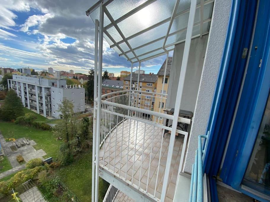 U-Room - Im Herzen Von Graz Exterior foto